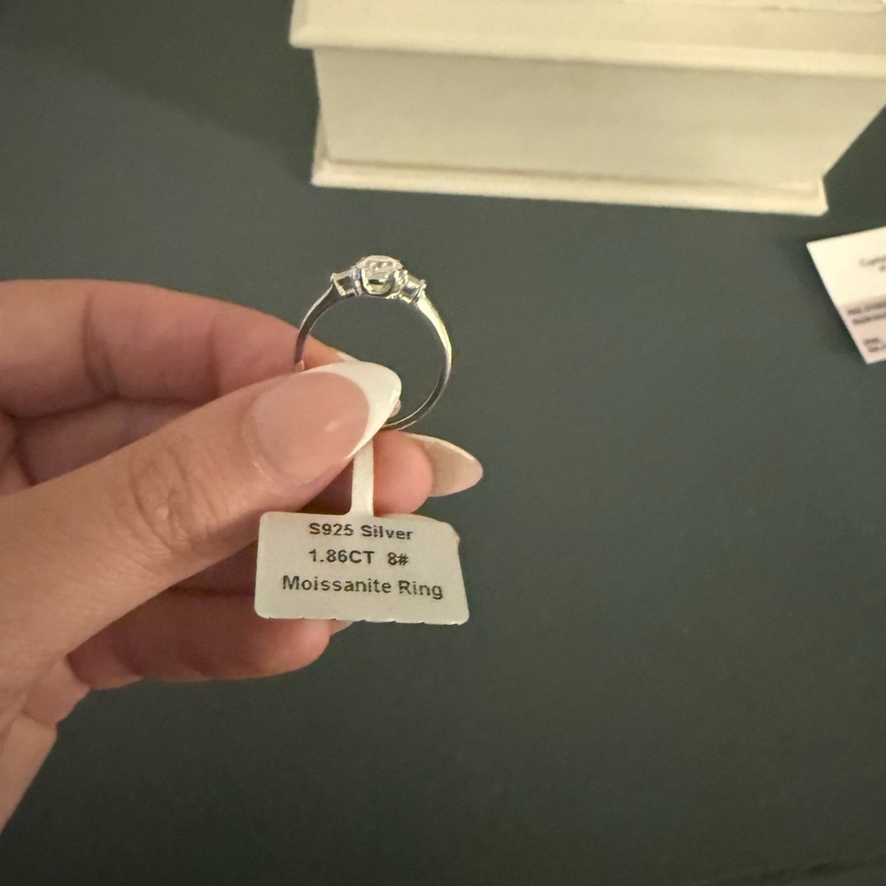 925 Sterling Silver MOISSANITE
Ring Size 8 - Picture 3 of 4